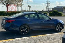 نيسان ألتيما